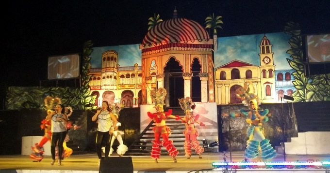 Resaltan tradiciones manzanilleras en apertura del carnaval