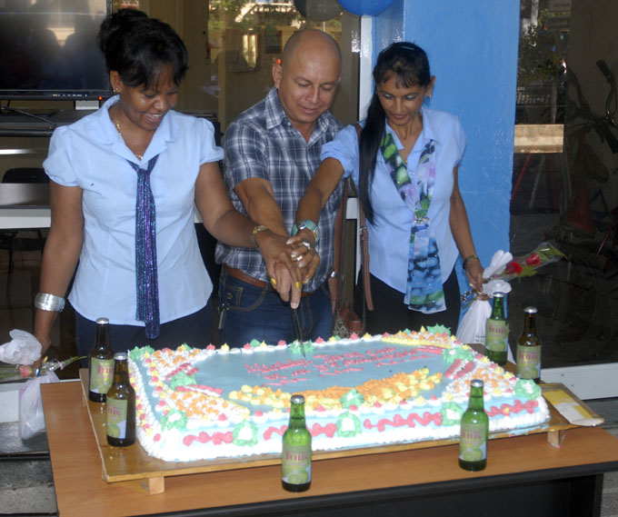 Festejan en Granma cumpleaños de los Joven Club de Computación y Electrónica Festejan en Granma cumpleaños de los Joven Club de Computación y Electrónica