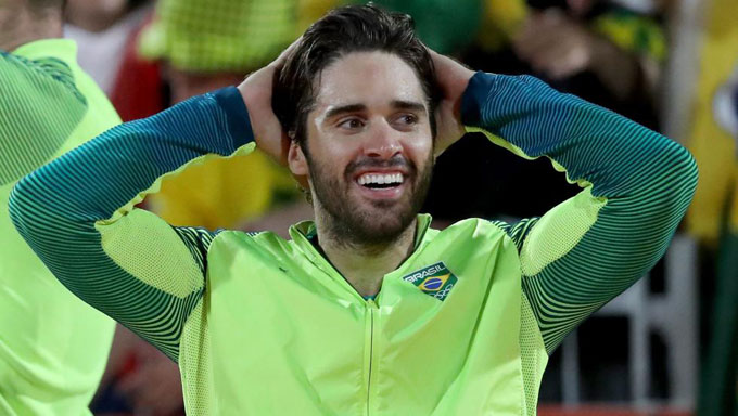 Brasileño Bruno Schmidt elegido mejor jugador del mundo de voleibol Brasileño Bruno Schmidt elegido mejor jugador del mundo de voleibol