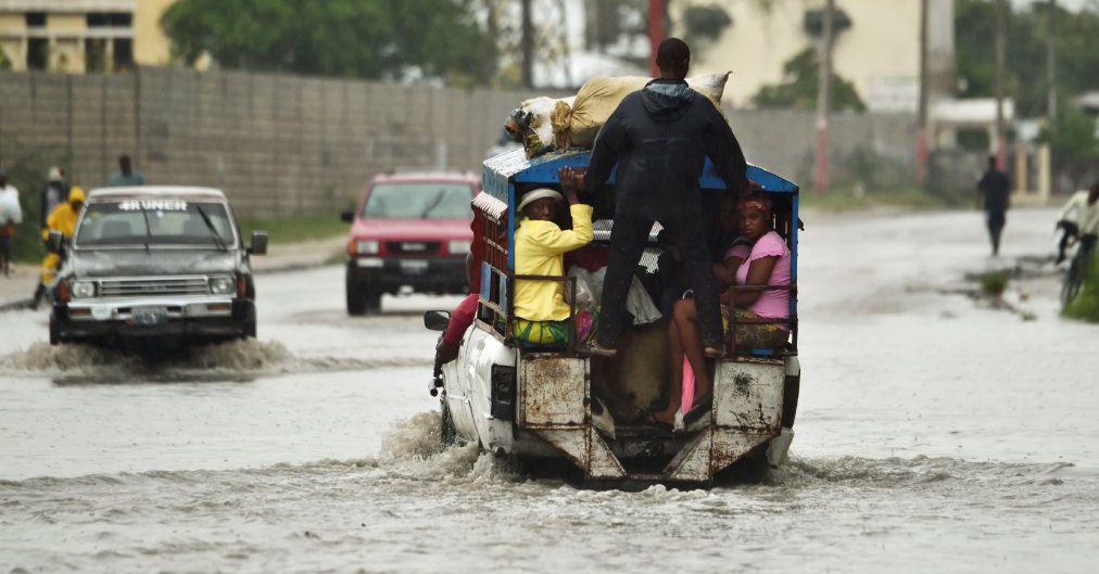 El poderoso huracán Matthew deja al menos tres muertos en Haití (+ videos) El poderoso huracán Matthew deja al menos tres muertos en Haití (+ videos)