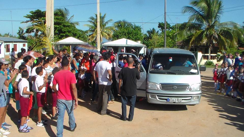 Recibe el pueblo de Las Coloradas al campeón paralímpico Lorenzo Pérez Escalona (en fotos)