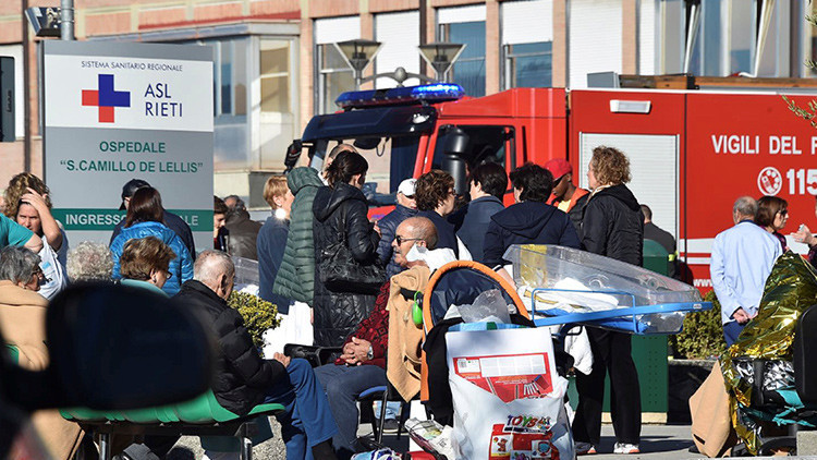 Un fuerte terremoto de magnitud 6,6 sacude el centro de Italia Un fuerte terremoto de magnitud 6,6 sacude el centro de Italia