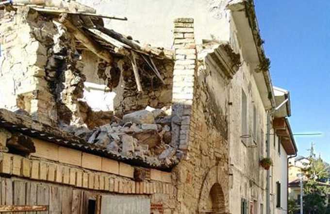Alcalde sobre el terremoto en Italia: “Es una catástrofe, es un infierno” Alcalde sobre el terremoto en Italia: “Es una catástrofe, es un infierno”