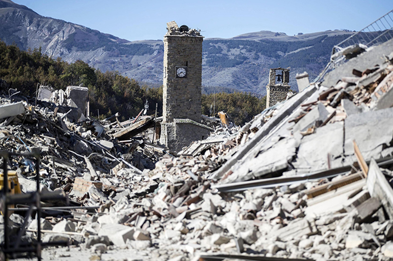 Los bomberos declaran el centro Norcia zona cero del terremoto en Italia Los bomberos declaran el centro Norcia zona cero del terremoto en Italia
