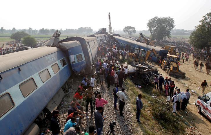 Más de 100 muertos y 200 heridos por accidente de tren en la India