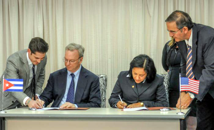 Firman ETECSA y Google acuerdo para mejora de sus servicios en Cuba (+ Video) Firman ETECSA y Google acuerdo para mejora de sus servicios en Cuba (+ Video)