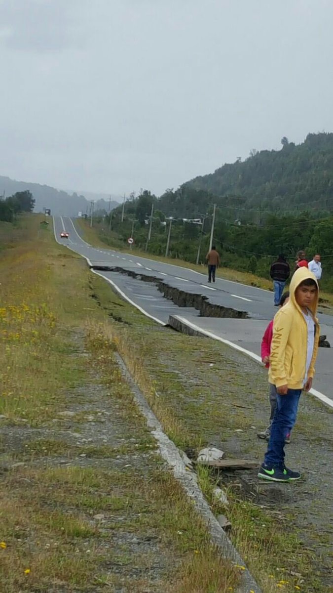 Alerta de tsunami tras un sismo de magnitud 7,7 en el sur de Chile Alerta de tsunami tras un sismo de magnitud 7,7 en el sur de Chile
