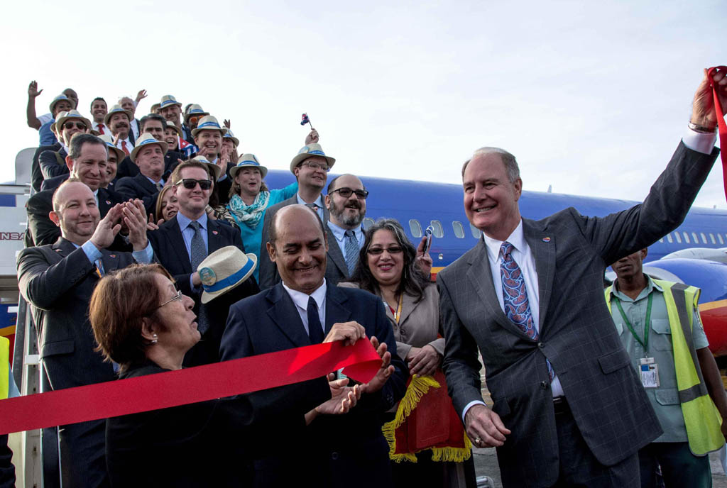 Mayor aerolínea doméstica estadounidense inicia viajes a La Habana (+ video)