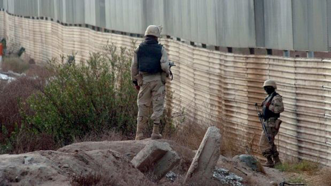 “El muro con México tendrá una tremenda, hermosa y gran puerta” “El muro con México tendrá una tremenda, hermosa y gran puerta”