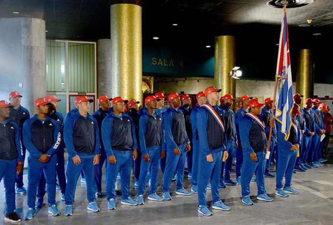 Abanderado equipo cubano al Clásico Mundial de Béisbol Abanderado equipo cubano al Clásico Mundial de Béisbol
