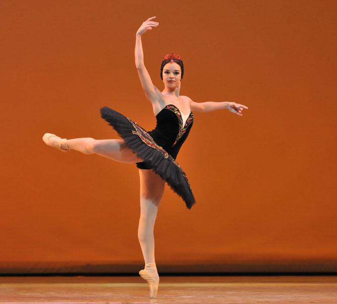 Viengsay Valdés comparte experiencias en concurso de ballet de EE.UU. Viengsay Valdés comparte experiencias en concurso de ballet de EE.UU.