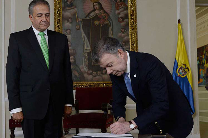 Vicepresidente colombiano asume tareas de paz y seguridad