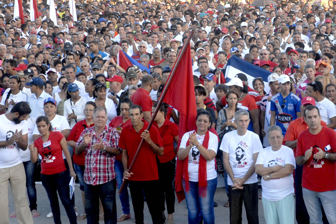 Participarán cederistas de Granma en desfiles por el Día Internacional de los Trabajadores Participarán cederistas de Granma en desfiles por el Día Internacional de los Trabajadores