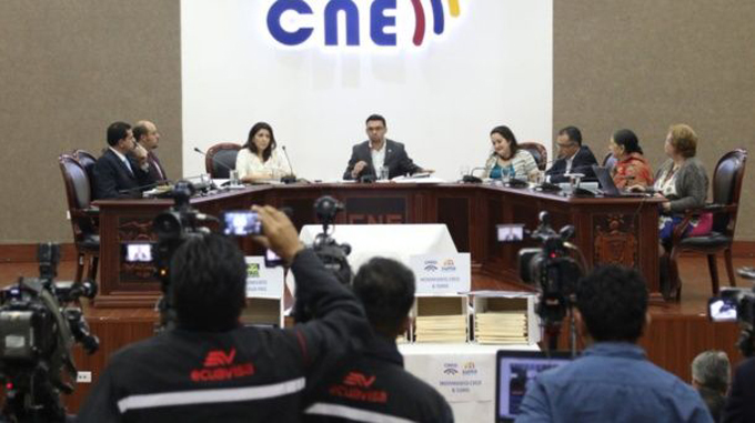 Recontarán tres mil 865 actas de segunda ronda electoral ecuatoriana