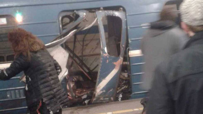 Al menos 10 muertos tras explosión en estación de metro en Rusia