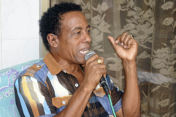 Estarán Cándido Fabré y su Banda en filme musical que se graba en Bayamo Estarán Cándido Fabré y su Banda en filme musical que se graba en Bayamo