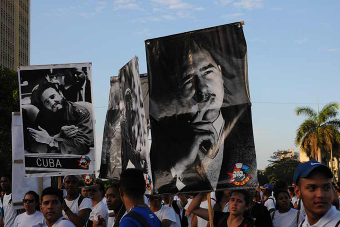 Masivo respaldo a la Revolución en festejos por el 1 de Mayo en Cuba (+fotos) Masivo respaldo a la Revolución en festejos por el 1 de Mayo en Cuba (+fotos)