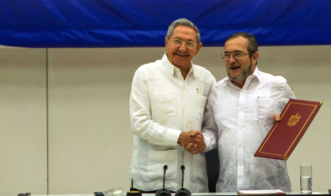 Recibió Raúl a delegación de las FARC-EP