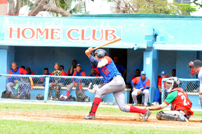 Santiago y Villa Clara por ampliar ventaja en sub 23 de béisbol Santiago y Villa Clara por ampliar ventaja en sub 23 de béisbol