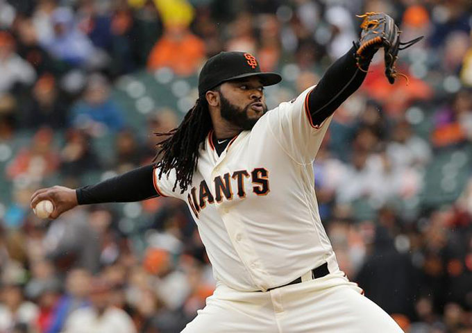 Dominicano Cueto gana duelo estelar en Grandes Ligas Dominicano Cueto gana duelo estelar en Grandes Ligas