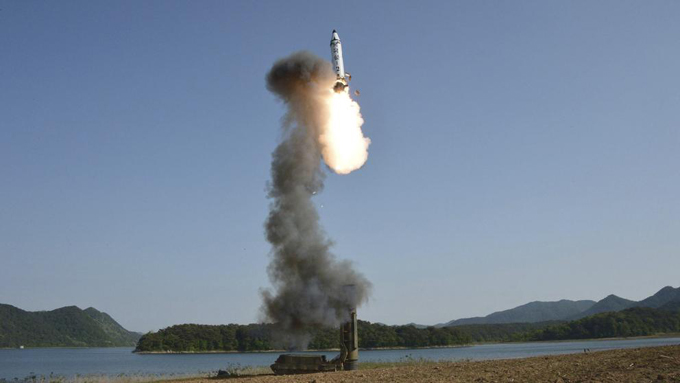 Corea del Norte amenaza con enviar un “regalo” aún mayor a EE.UU.