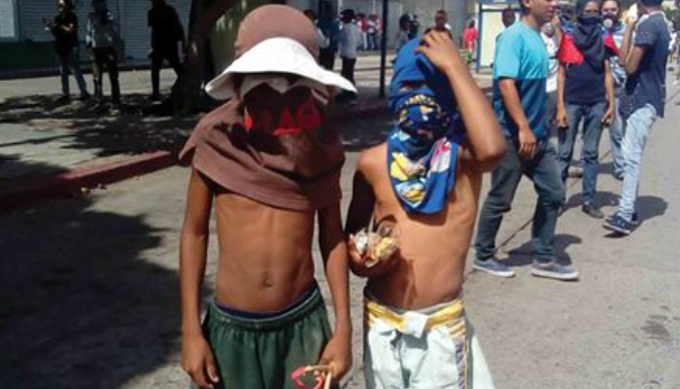 Venezuela denuncia en Unicef empleo de niños en protestas violentas Venezuela denuncia en Unicef empleo de niños en protestas violentas