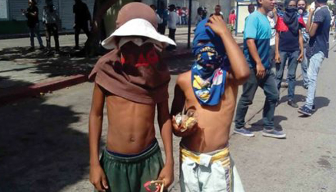 Venezuela denuncia en Unicef empleo de niños en protestas violentas