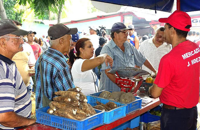 Ferias agropecuarias por el Día de los padres en Bayamo