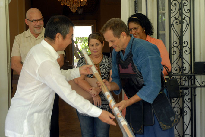 Federación de Kendo de Japón dona equipos para su práctica en Cuba Federación de Kendo de Japón dona equipos para su práctica en Cuba