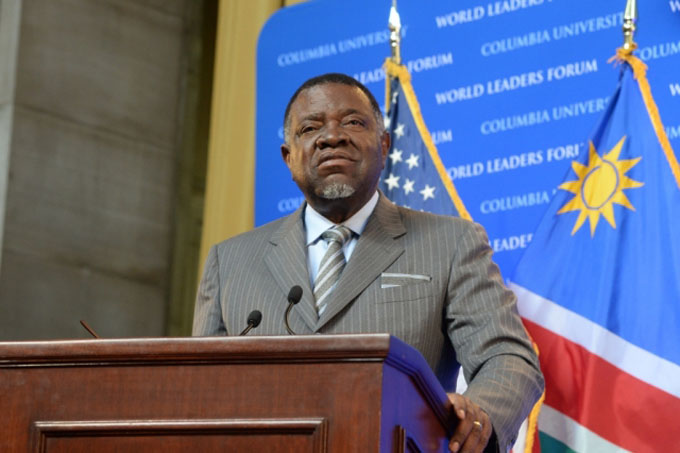 Presidente de Namibia rinde homenaje a Fidel Castro