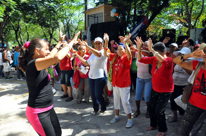 Carnaval del adulto mayor abrió el verano en Granma (+ fotos y video)