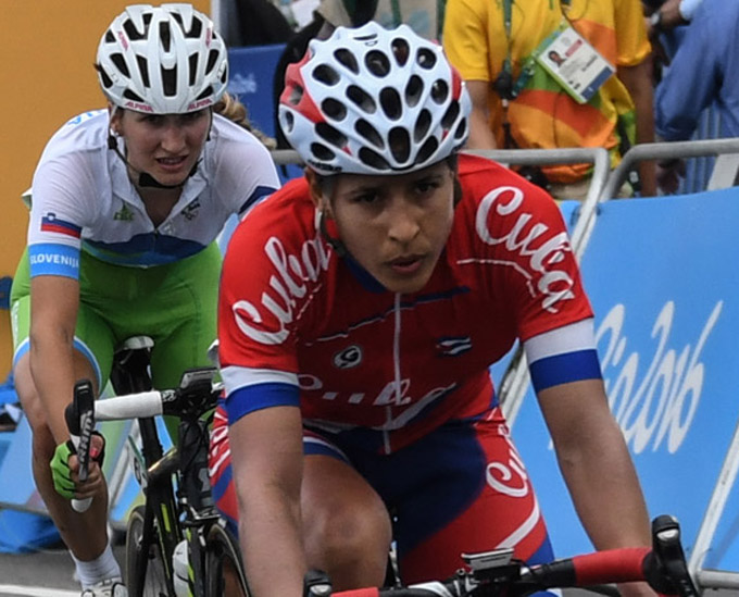 Ciclista granmense Arlenis Sierra pierde liderazgo vuelta a Costa Rica