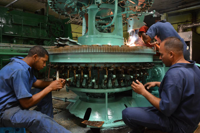 Reparan parcialmente línea de refresco embotellado en fábrica bayamesa