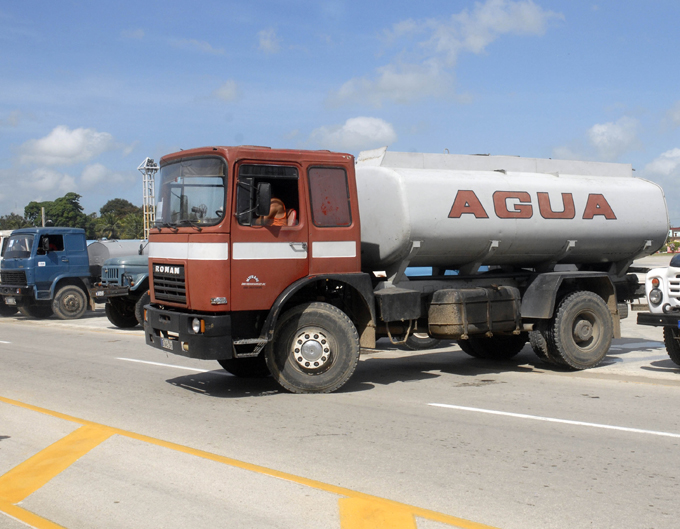 Hace realidad sus proyecciones Empresa de Acueductos y Alcantarillados de Granma Hace realidad sus proyecciones Empresa de Acueductos y Alcantarillados de Granma