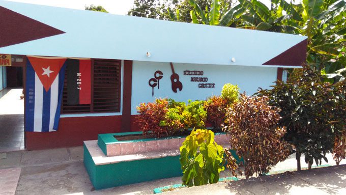 Una institución que esparce cultura Una institución que esparce cultura