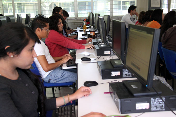 Jóvenes lideran uso de internet, corrobora estudio