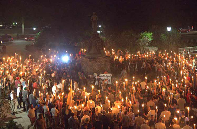 Marchan contra el supremacismo en varias ciudades de EE.UU.