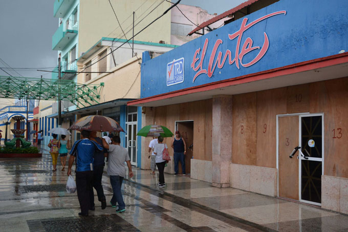 Granma sin daños significativos por Irma (+ fotos y videos)