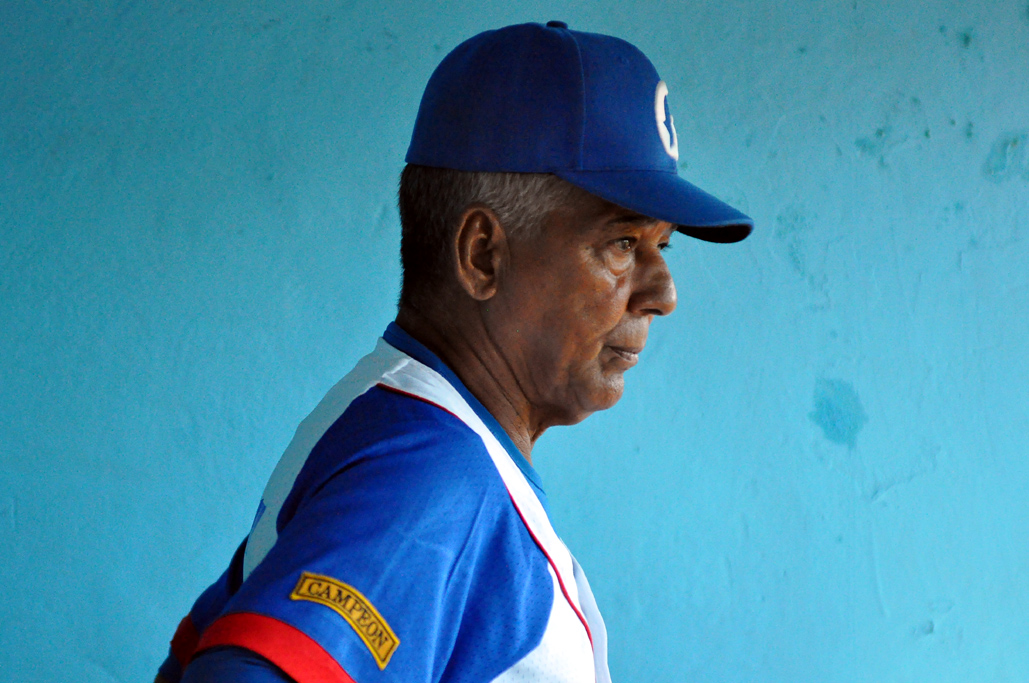 Los monarcas se tambalean (+ fotos) Los monarcas se tambalean (+ fotos)