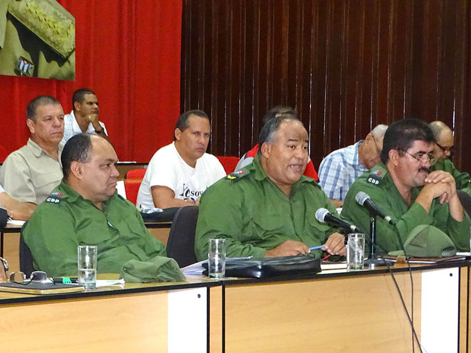 Respuesta al llamamiento de Raúl: Trabajar duro y con cohesión Respuesta al llamamiento de Raúl: Trabajar duro y con cohesión