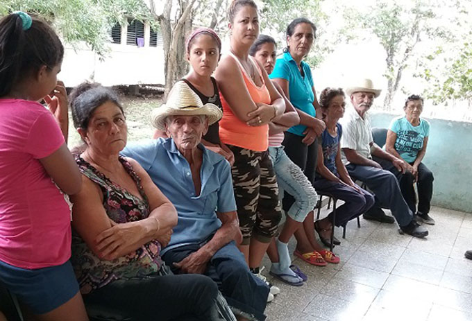 Atrapados por el amparo Atrapados por el amparo