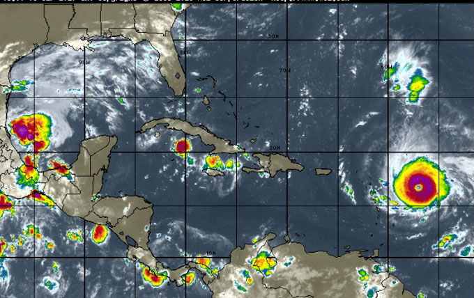 Huracán Irma avanza por el Caribe con máxima categoría de intensidad (+ video) Huracán Irma avanza por el Caribe con máxima categoría de intensidad (+ video)