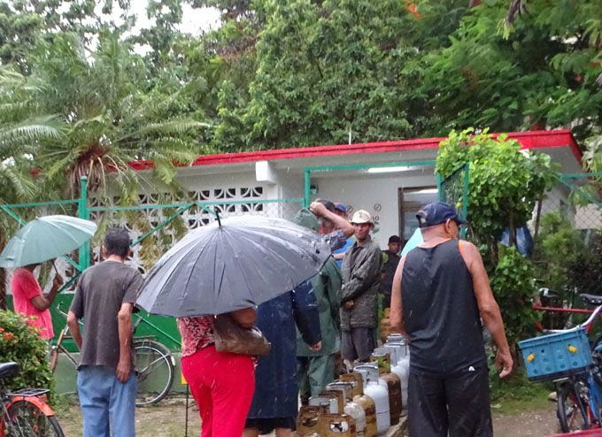 Prosiguen acciones para enfrentar a Irma (+ fotos y videos) Prosiguen acciones para enfrentar a Irma (+ fotos y videos)