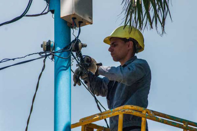 Listas brigadas mixtas de Las Tunas para recuperar electricidad Listas brigadas mixtas de Las Tunas para recuperar electricidad