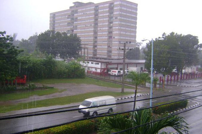 Reportan lluvias y vientos en Las Tunas, previo a paso de Irma (+ fotos) Reportan lluvias y vientos en Las Tunas, previo a paso de Irma (+ fotos)