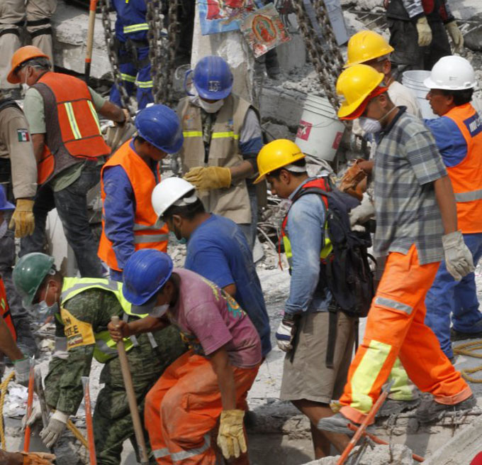 Suman 273 los muertos por terremoto en México (+ fotos y videos) Suman 273 los muertos por terremoto en México (+ fotos y videos)