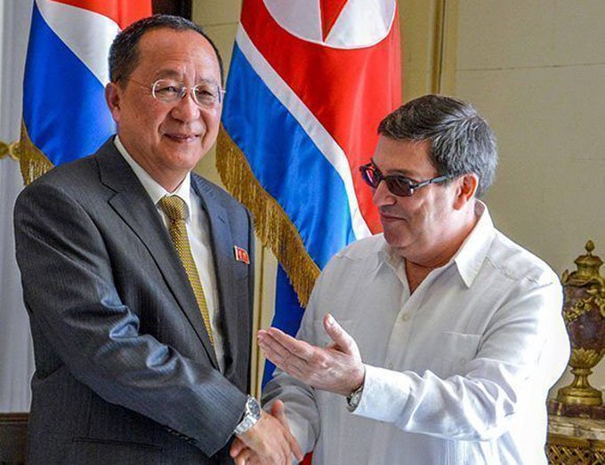 Canciller cubano recibe a su homólogo de Corea del Norte