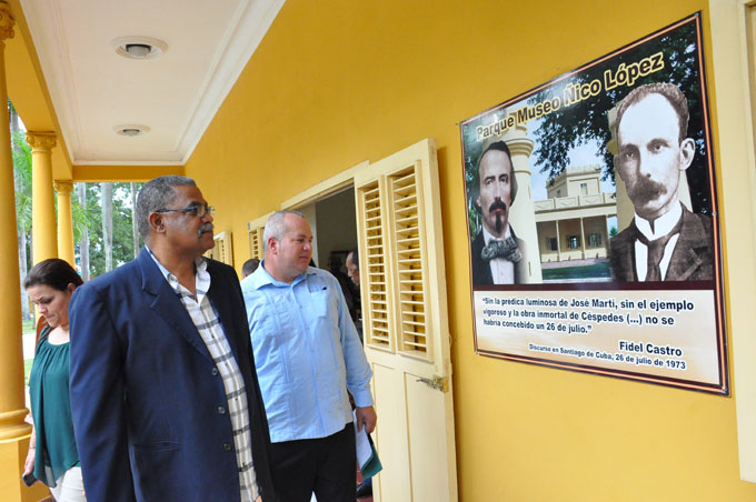 Rinden homenaje a Fidel presidentes de Tribunales Populares (+audio y fotos) Rinden homenaje a Fidel presidentes de Tribunales Populares (+audio y fotos)