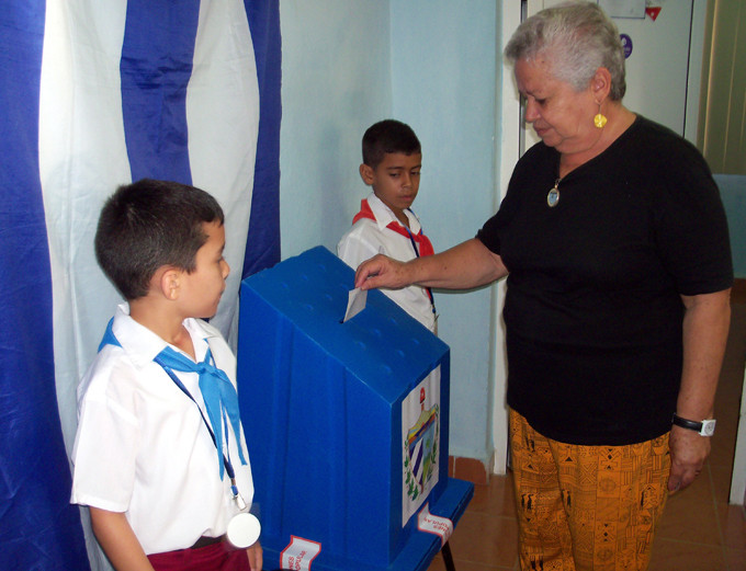 Presente en las elecciones nuevas generaciones de cubanos (+ audio, fotos y video) Presente en las elecciones nuevas generaciones de cubanos (+ audio, fotos y video)