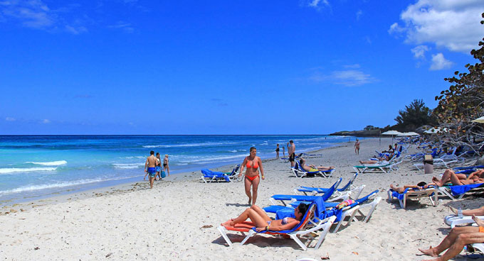 Balneario cubano Varadero abre prometedora temporada alta de turismo